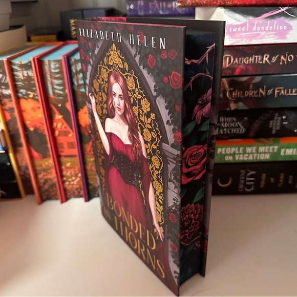 FairyLoot Romantasy Bonded By Thorns Elizabeth Helen Signed Hardback - Picture 3 of 9